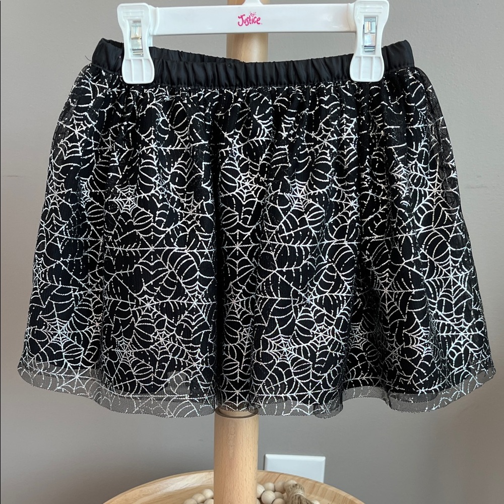 ⭐️⭐️ PICK 5 / $20 Cat & Jack Black and White Spider Web Patterned Skirt 5T